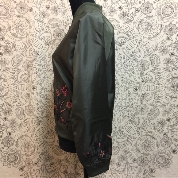 Green Floral Bomber Jacket - Picture 5 of 8